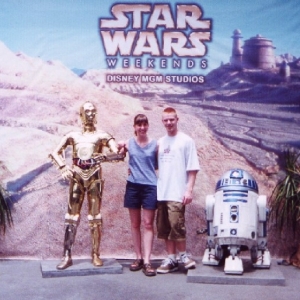 Kids with R2-D2 and C3PO