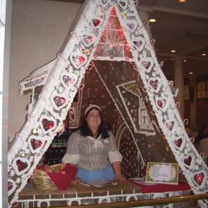 Epcot_Gingerbread_House