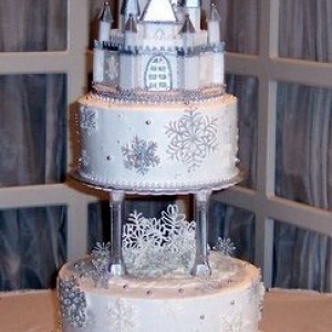 castle-snowflake-cake