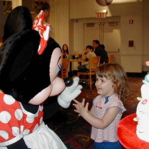 Chef Mickey's - 1st Minnie encounter