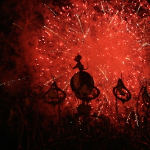 MNSSHP Fireworks over Dumbo