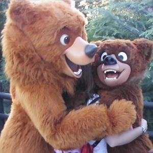 Now that's a real bear hug.