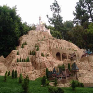 Fantasyland-Disneyland-71