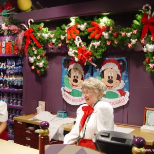Days_of_Christmas_Store_080
