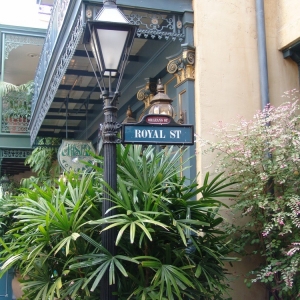 New-Orleans-Square-09