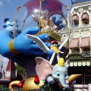 Aladdin in Dream Parade at MK