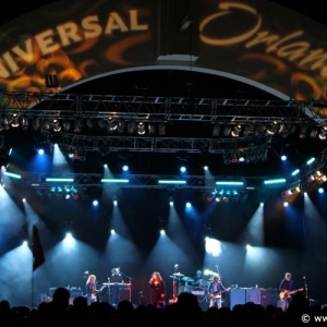 Universal_Mardi_Gras_Heart_Concert_013