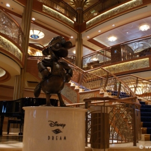 Disney_Dream_Cruise_Ship_009