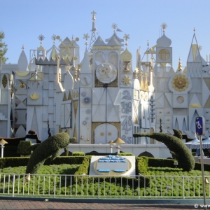 Fantasyland-Disneyland-100