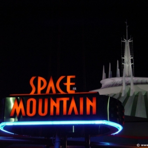 Space-Mountain-14