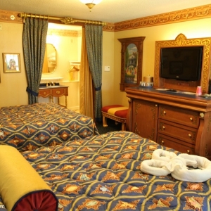 royal-guest-rooms-001
