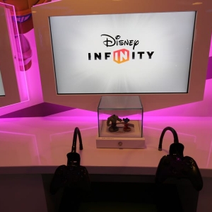 Disney-Infinity-Game-Room-012