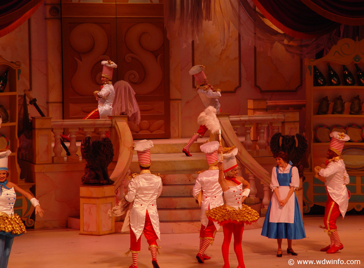 Beauty_and_the_Beast_Stage_Show_08