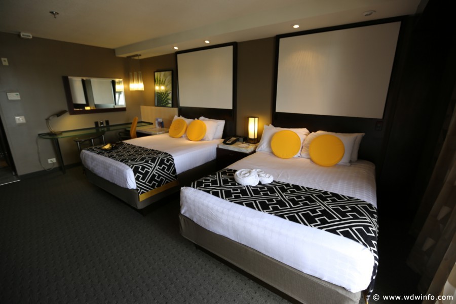 Contemporary-Resort-Room-011