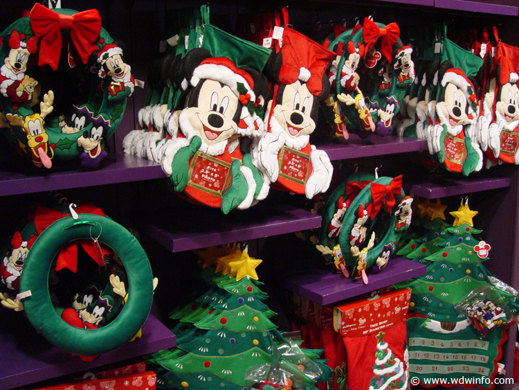 Days_of_Christmas_Store_079