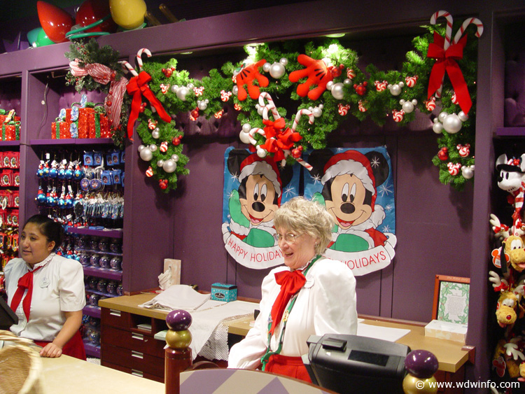 Days_of_Christmas_Store_080