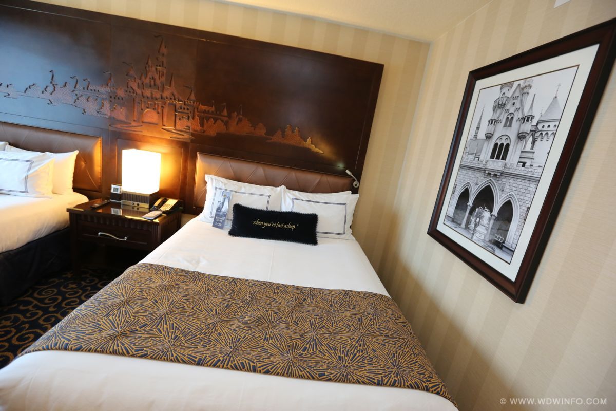 Disneyland-Hotel-Standard-Room-26