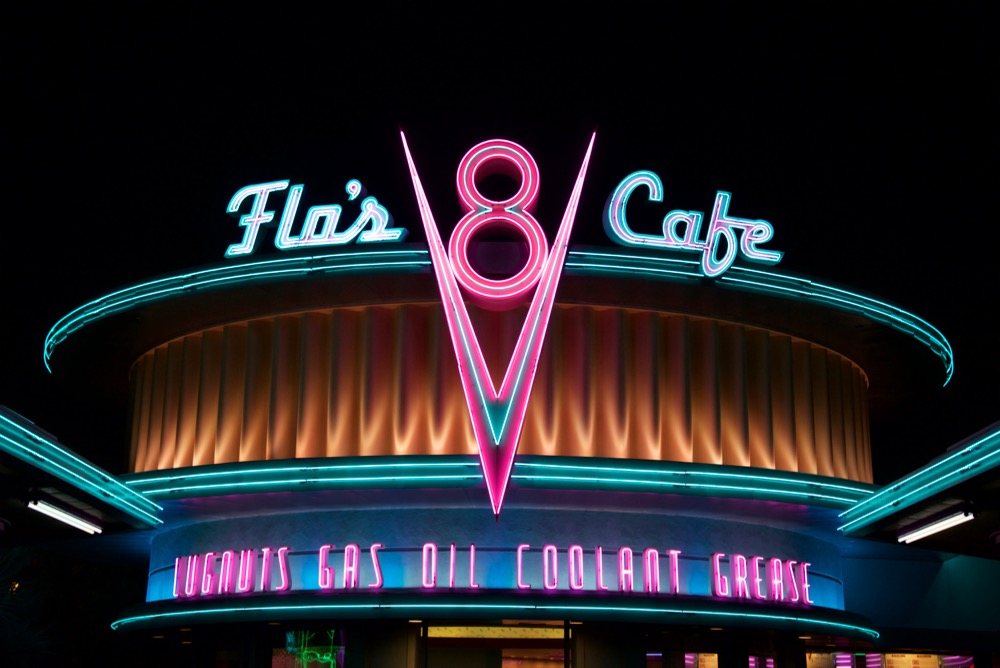 Flos-V8-Cafe-01