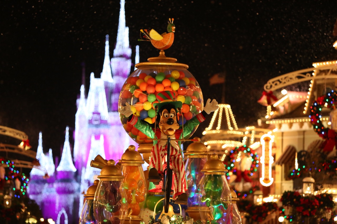 Mickeys-Very-Merry-Christmas-Party-2015-219