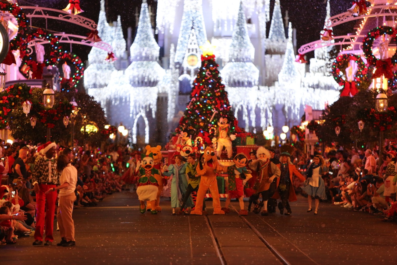 Mickeys-Very-Merry-Christmas-Party-2015-232