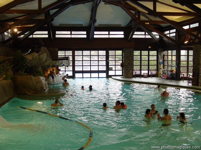 Sequoia Lodge swimming pool