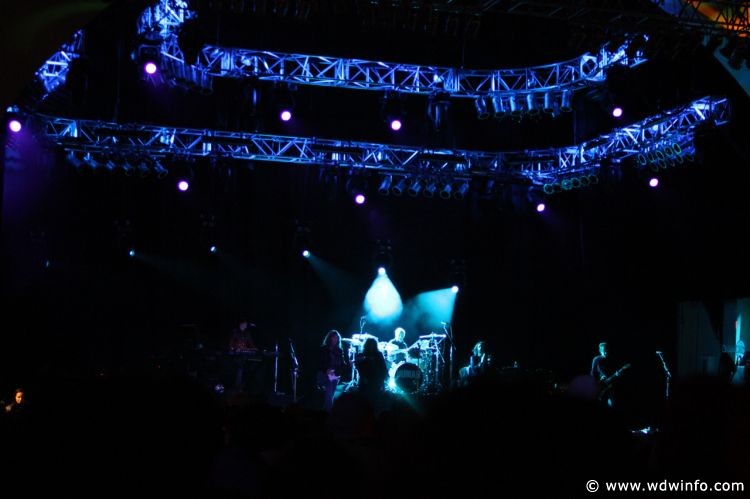 Universal_Mardi_Gras_Heart_Concert_032