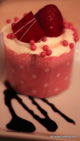 Strawberry-Cupcake-with-Cream-Cheese-icing-269x475.jpg