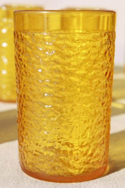 retro-amber-yellow-crinkle-ice-textured-plastic-restaurant-drinking-glasses-unbreakable-tumblers-1stopretroshop-z101577-2.jpg