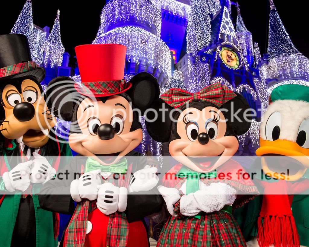 PhotoPass_Visiting_Mickeys_Very_Merry_Christmas_Party_7089911278_zpser2h8uph.jpg