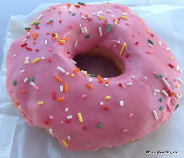 joffreys-espresso-and-pastries-donut-pink-7-600x513.jpg