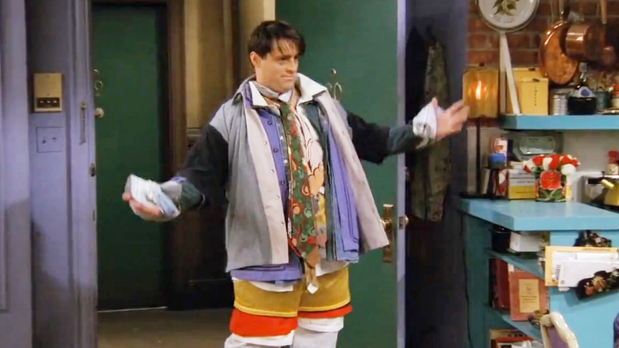 joey-chandler-clothes-today-160810-tease-02_f30b2f607382b41257e5142601094a88.fit-2000w.jpg