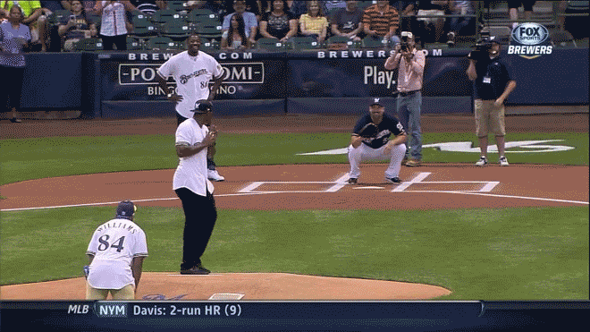 jermichael-finley-terrible-first-pitch-amazing-first-pitch-gifs.gif